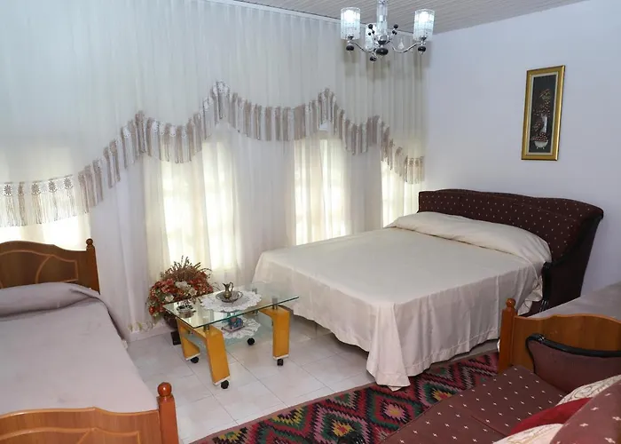 Privatunterkunft Badejani