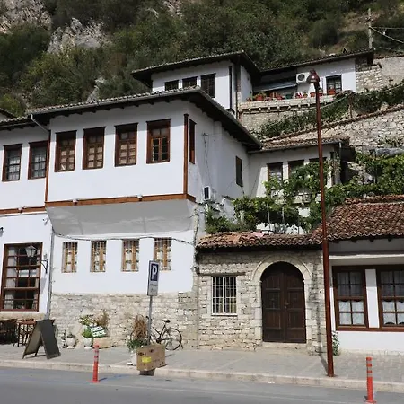 Homestay Badejani Berat