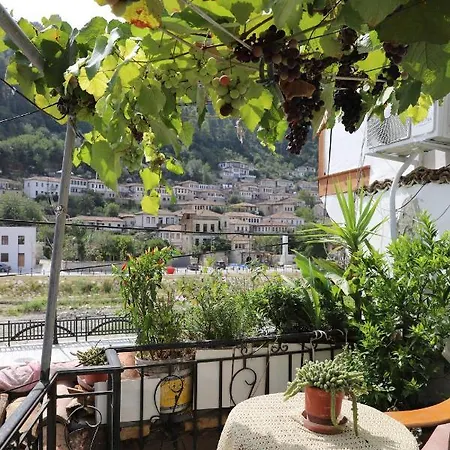 Alloggio in famiglia Badejani Berat